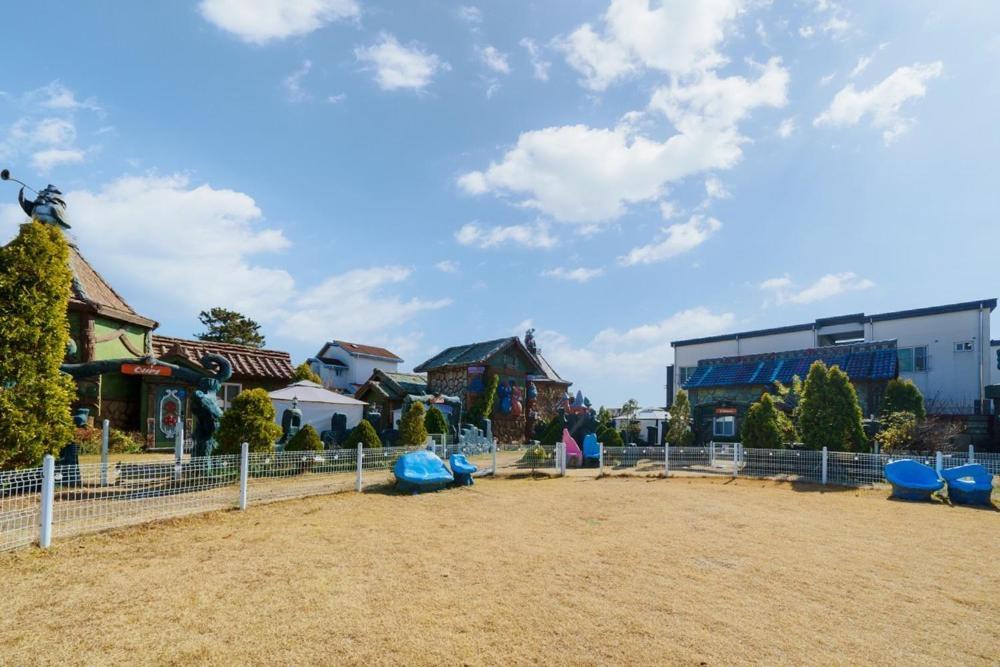 Lala Land Pet Friendly Pension Gyeongju Exterior foto